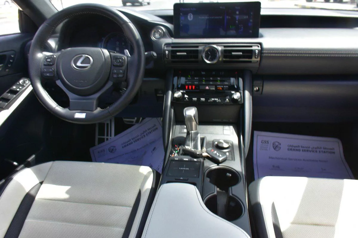 IS300 F 2024 | BLACK-6-6