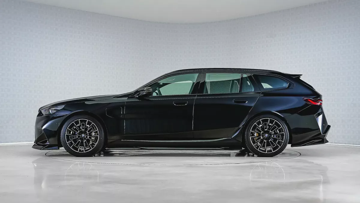 UAEs Very Best Example | AED 7,812 PM | M5 Touring Maxton Design-9-9