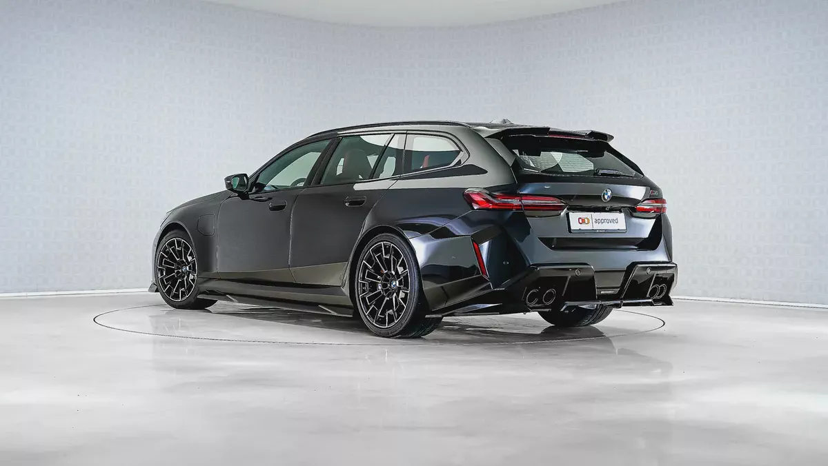 UAEs Very Best Example | AED 7,812 PM | M5 Touring Maxton Design-1-1