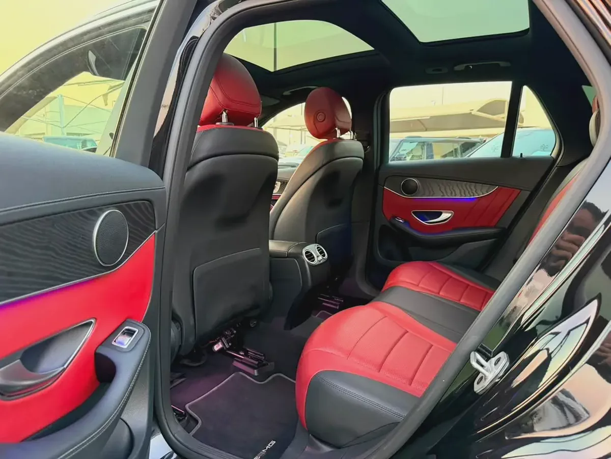 (2021) MERCEDES GLC200 //AMG// GCC FULL OPTION -ORIGINAL PAINT--11-11