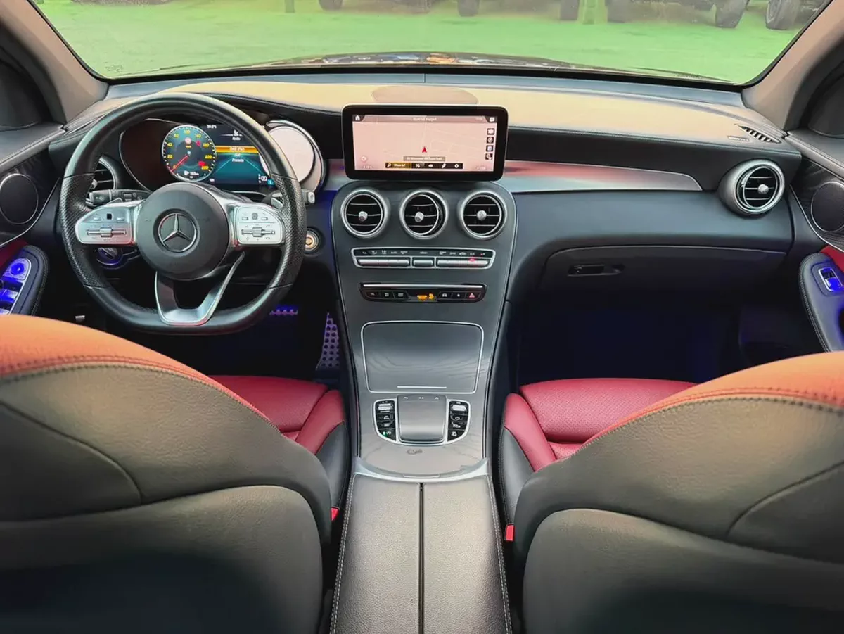 (2021) MERCEDES GLC200 //AMG// GCC FULL OPTION -ORIGINAL PAINT--12-12