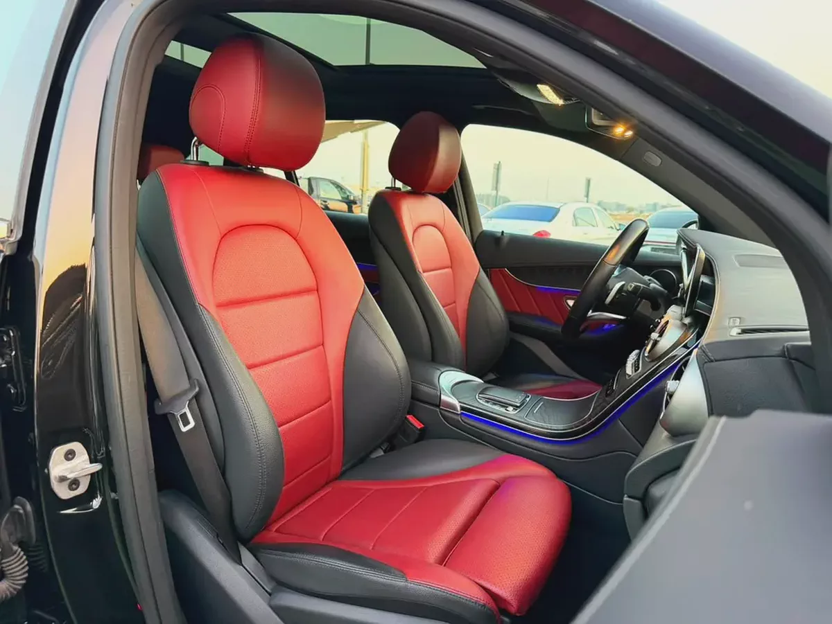 (2021) MERCEDES GLC200 //AMG// GCC FULL OPTION -ORIGINAL PAINT--15-15