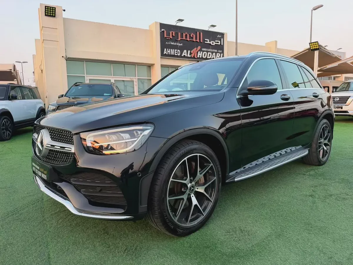(2021) MERCEDES GLC200 //AMG// GCC FULL OPTION -ORIGINAL PAINT--1-1