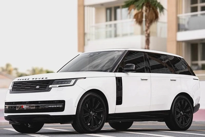 2025 | Range Rover Vogue SE | GCC Specs | Low Mileage-0