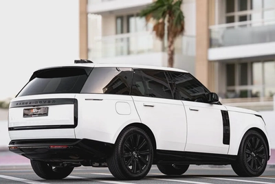 2025 | Range Rover Vogue SE | GCC Specs | Low Mileage-2
