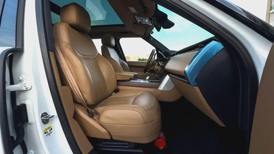 2025 | Range Rover Vogue SE | GCC Specs | Low Mileage-15