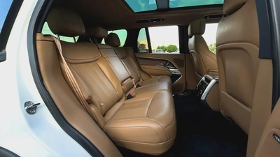 2025 | Range Rover Vogue SE | GCC Specs | Low Mileage-16