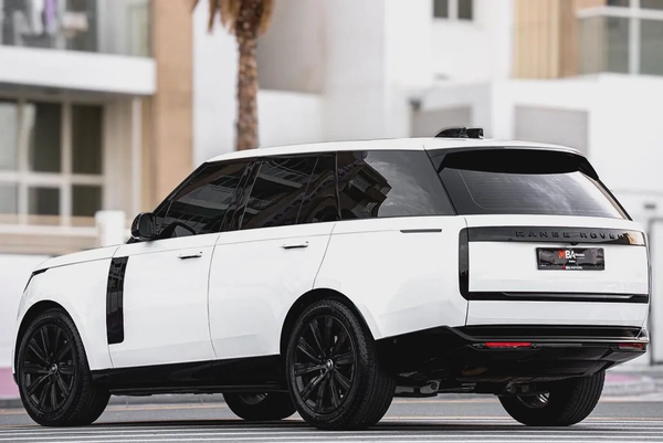 2025 | Range Rover Vogue SE | GCC Specs | Low Mileage