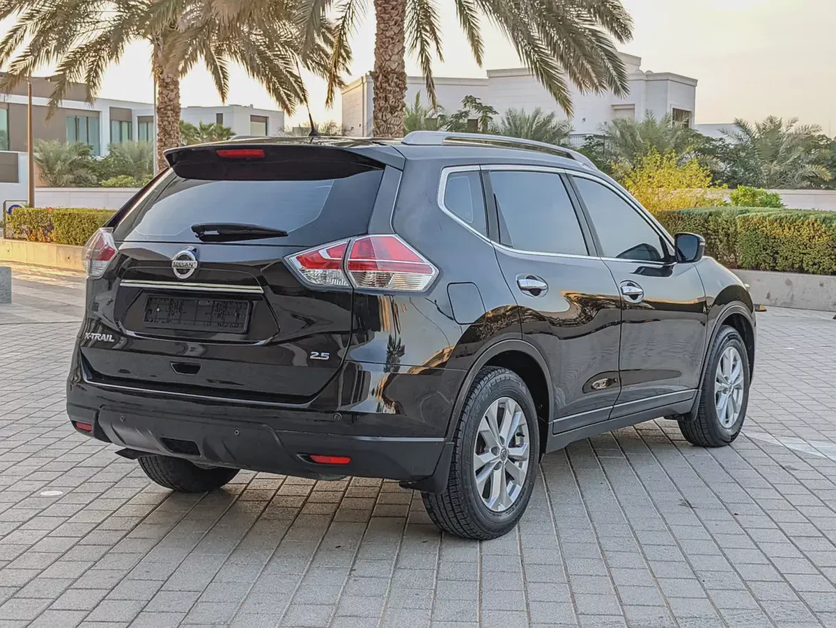 Nissan X-Trail S 2015 GCC Specs Prestine Condition 4WD With Low KM Premium 7 Seater SUV-13-13