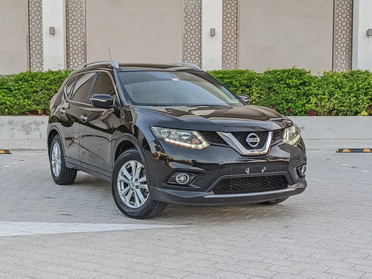 Nissan X-Trail S 2015 GCC Specs Prestine Condition 4WD With Low KM Premium 7 Seater SUV-2-2