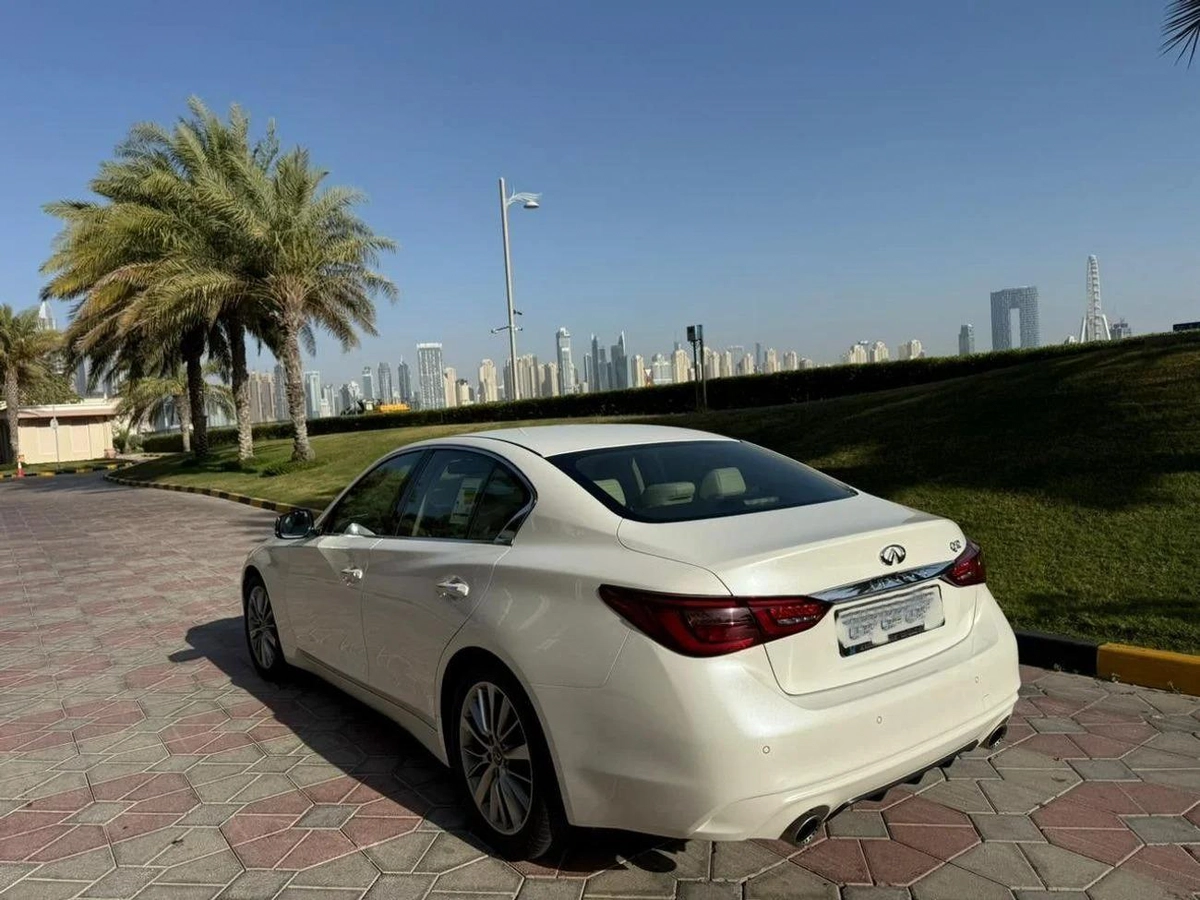Infiniti Q50 LUXE-2-2