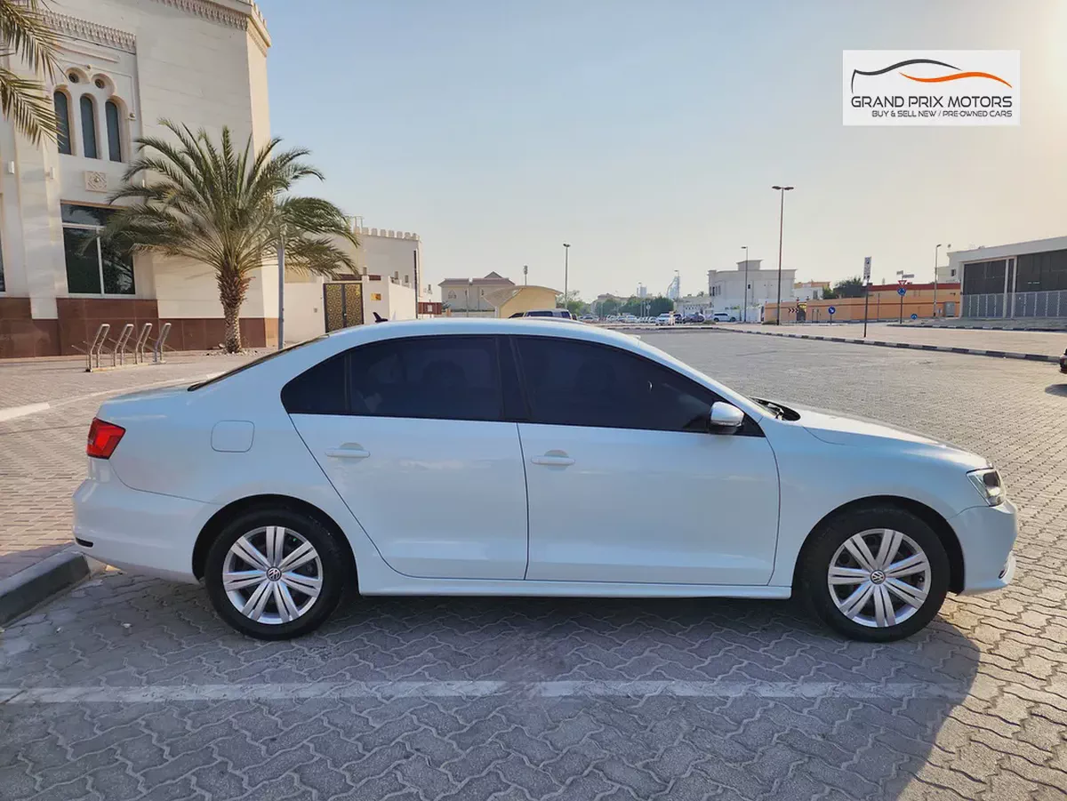 Volkswagen Jetta S V4 2.0L 2015 Model GCC Specs With Partial Service History In Perfect Condition-3-3