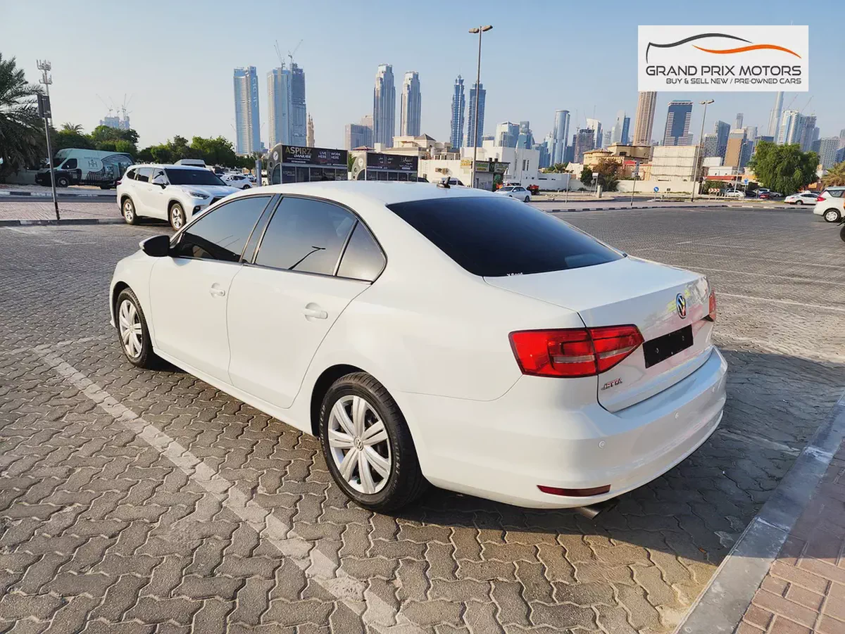 Volkswagen Jetta S V4 2.0L 2015 Model GCC Specs With Partial Service History In Perfect Condition-5-5