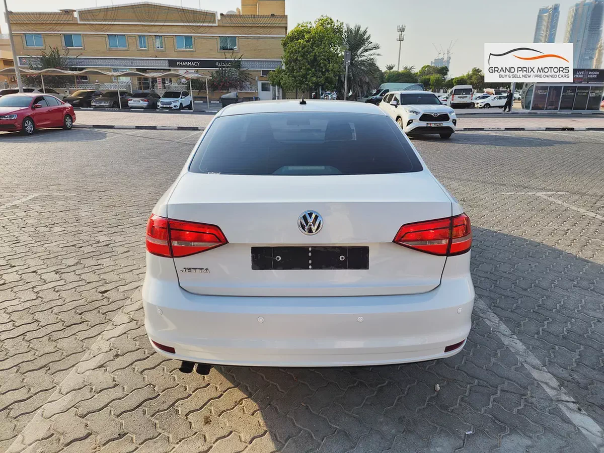 Volkswagen Jetta S V4 2.0L 2015 Model GCC Specs With Partial Service History In Perfect Condition-7-7