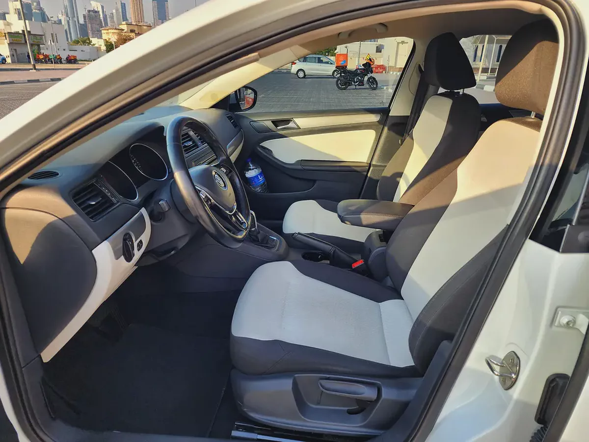 Volkswagen Jetta S V4 2.0L 2015 Model GCC Specs With Partial Service History In Perfect Condition-8-8