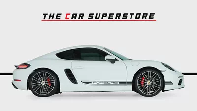 Porsche 718 Cayman-GCC-well maintained-Porsche Service history Available-8