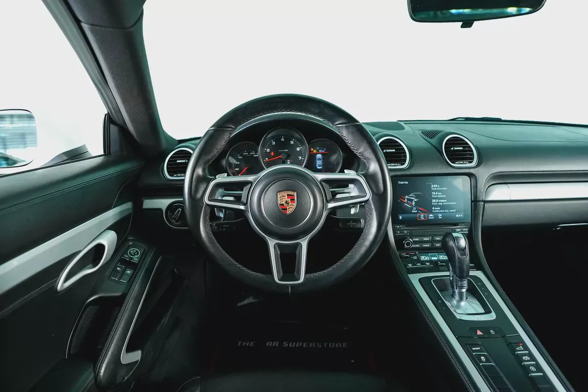 Porsche 718 Cayman-GCC-well maintained-Porsche Service history Available-16-16