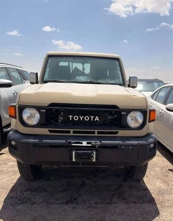Toyota Land Cruiser Pick Up 4.0L Oman Specs