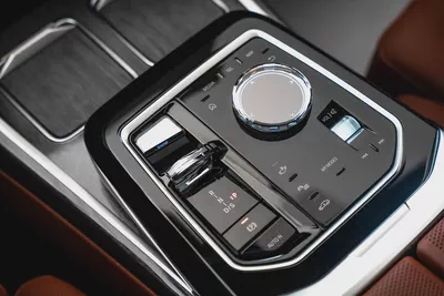 2024 BMW 735i PURE EXCELLENCE  35,000 KM | 5 YEARS WARRANTYGCC |-4