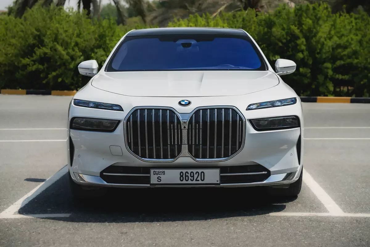 2024 BMW 735i PURE EXCELLENCE  35,000 KM | 5 YEARS WARRANTYGCC |-2-2