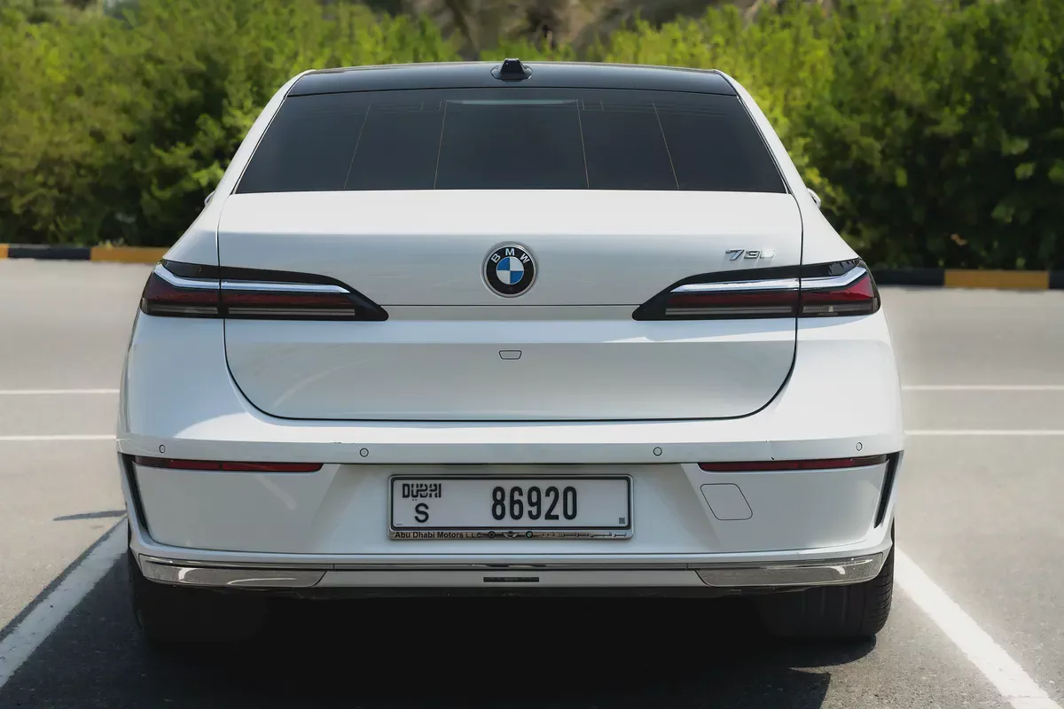 2024 BMW 735i PURE EXCELLENCE  35,000 KM | 5 YEARS WARRANTYGCC |-3-3