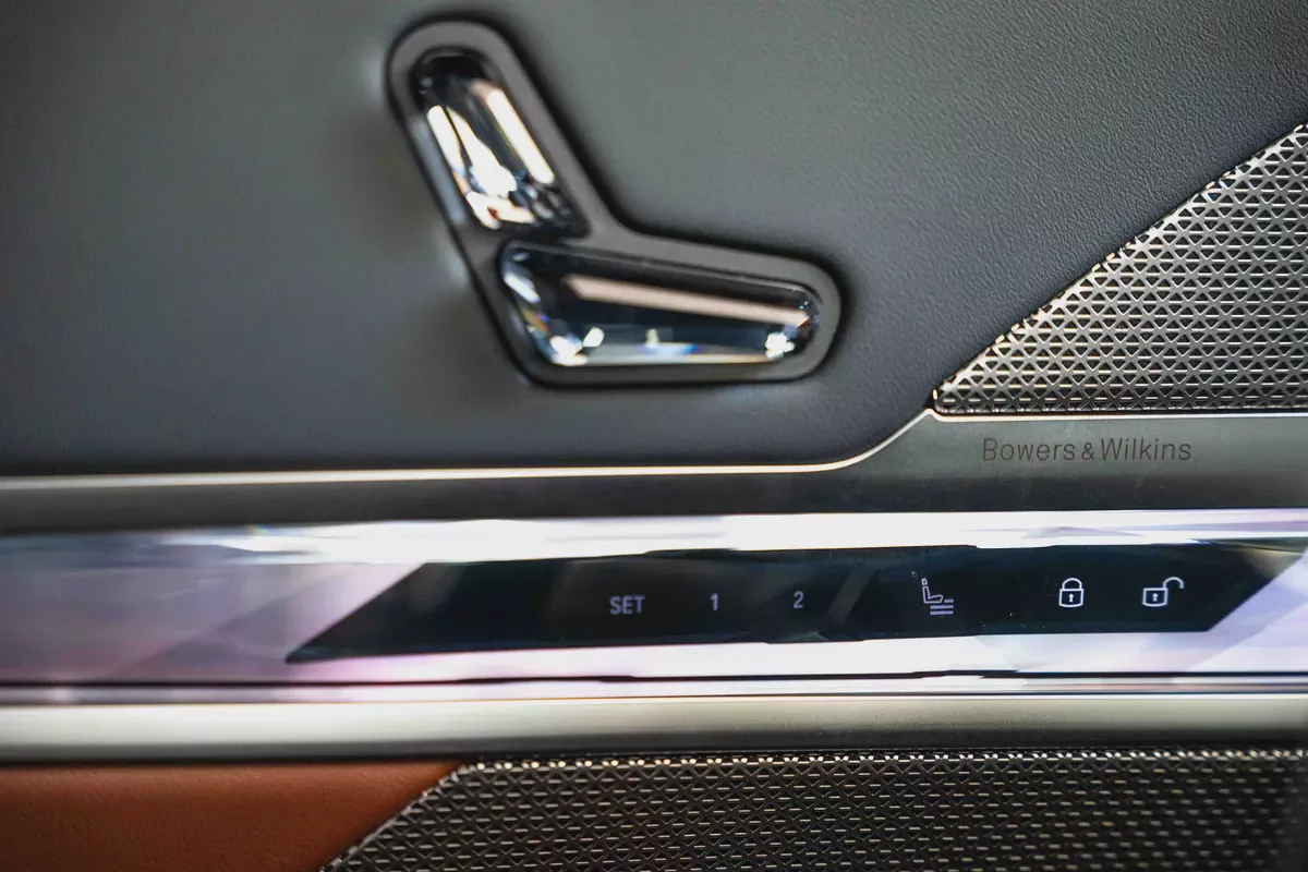 2024 BMW 735i PURE EXCELLENCE  35,000 KM | 5 YEARS WARRANTYGCC |-8-8