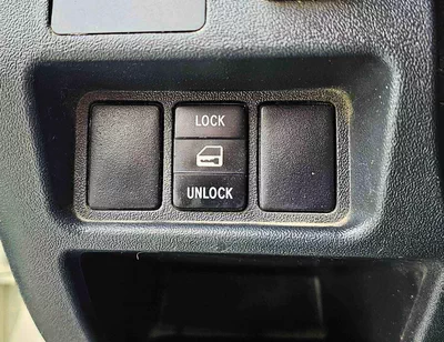 Toyota Hiace GL PATROL MANUAL / PASSENGER VAN/ EXPORT ONLY/ LOT#27416-11