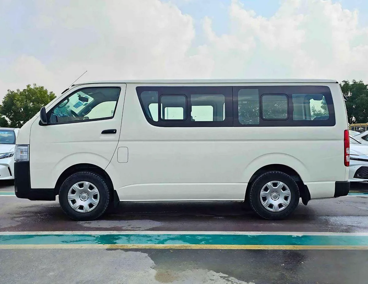 Toyota Hiace GL PATROL MANUAL / PASSENGER VAN/ EXPORT ONLY/ LOT#27416