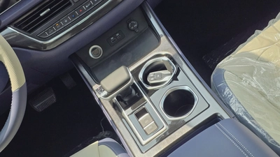 BAW M7 (White)-10