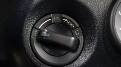 Toyota Hilux DLX TOYOTA HILUX 2.4L DIESEL MT 2024-13