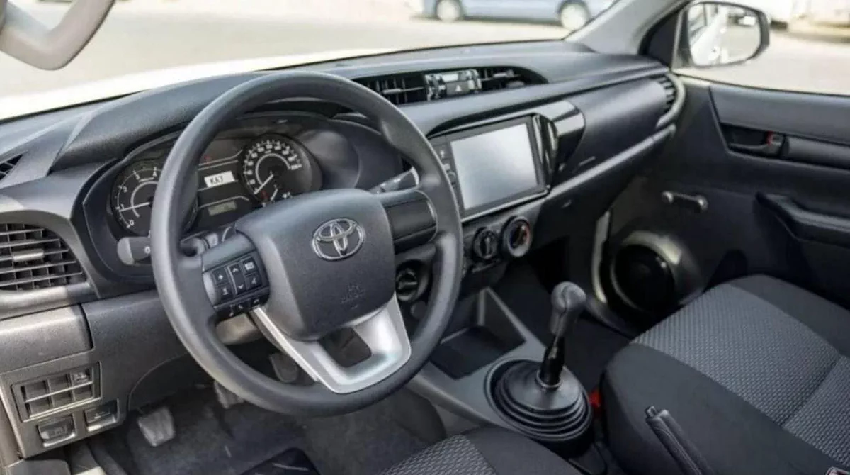 Toyota Hilux DLX TOYOTA HILUX 2.4L DIESEL MT 2024-9-0