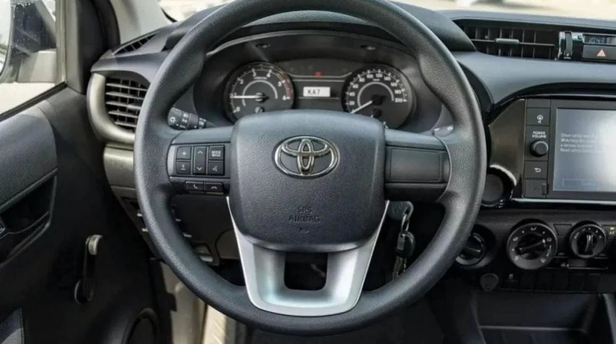 Toyota Hilux DLX TOYOTA HILUX 2.4L DIESEL MT 2024-11-0