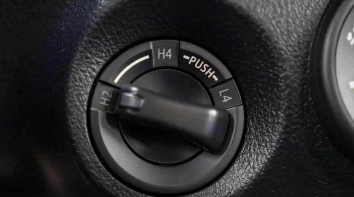 Toyota Hilux DLX TOYOTA HILUX 2.4L DIESEL MT 2024-13-0