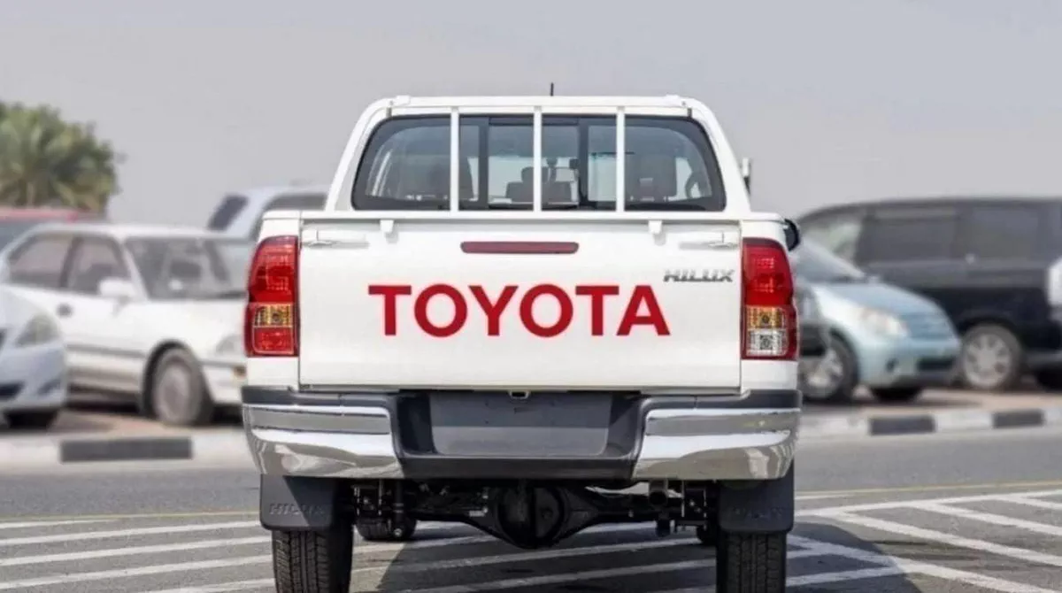 Toyota Hilux DLX TOYOTA HILUX 2.4L DIESEL MT 2024-6-0