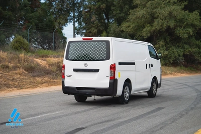 2021 Nissan Urvan Cargo Van - GCC Specs - Very Clean-9