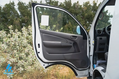 2021 Nissan Urvan Cargo Van - GCC Specs - Very Clean-10