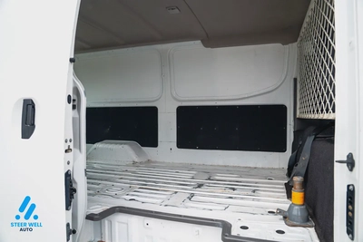 2021 Nissan Urvan Cargo Van - GCC Specs - Very Clean-16