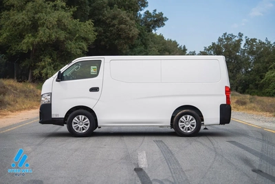 2021 Nissan Urvan Cargo Van - GCC Specs - Very Clean-4