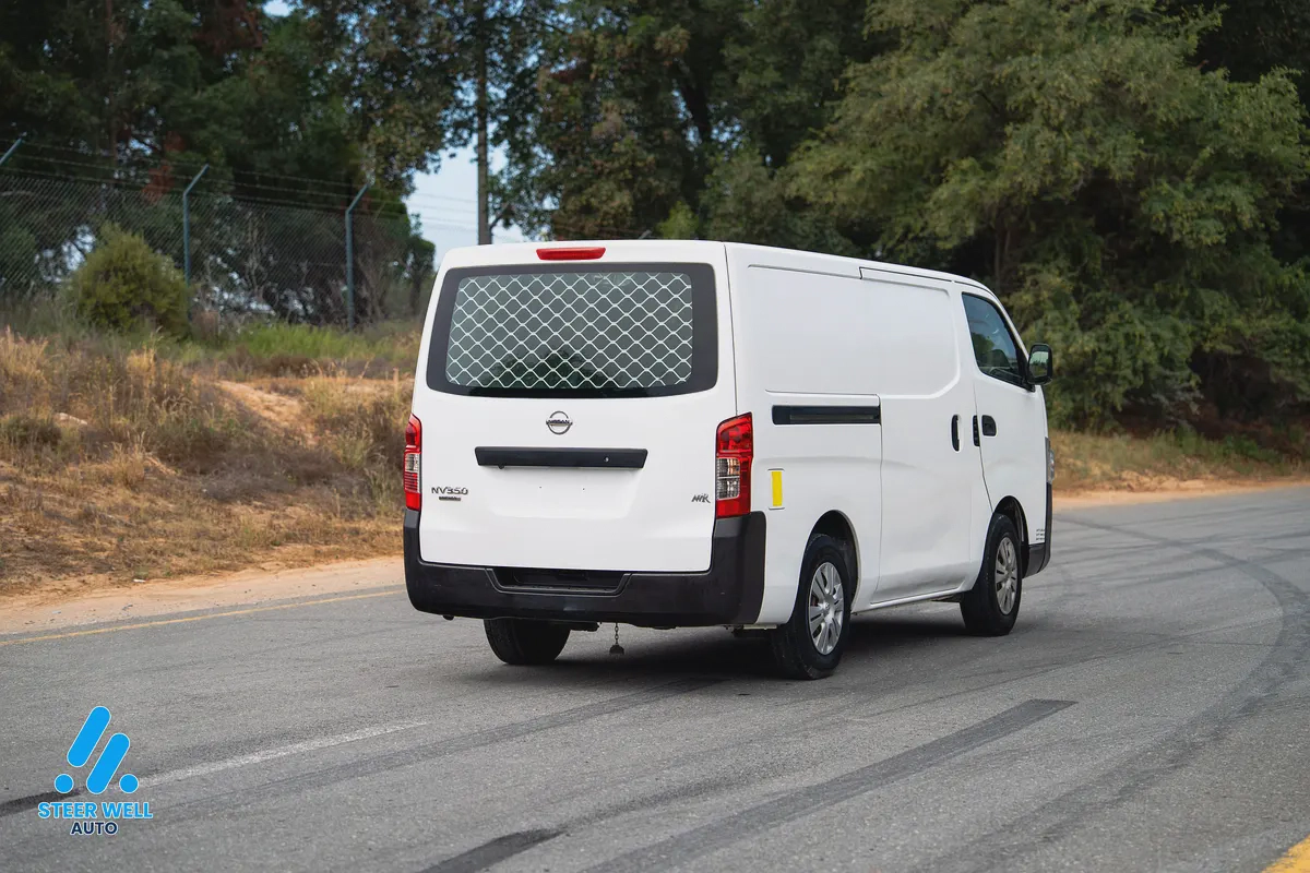 2021 Nissan Urvan Cargo Van - GCC Specs - Very Clean-9-9