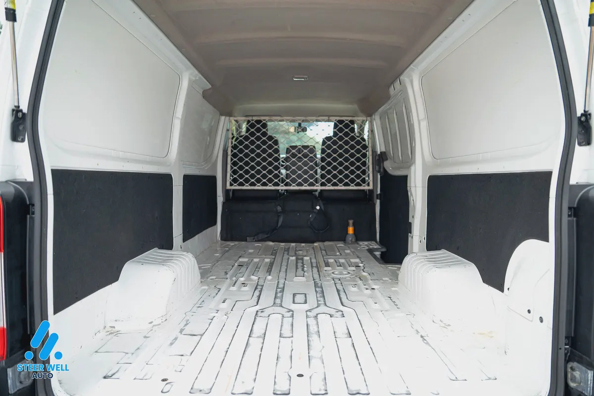 2021 Nissan Urvan Cargo Van - GCC Specs - Very Clean-7-7