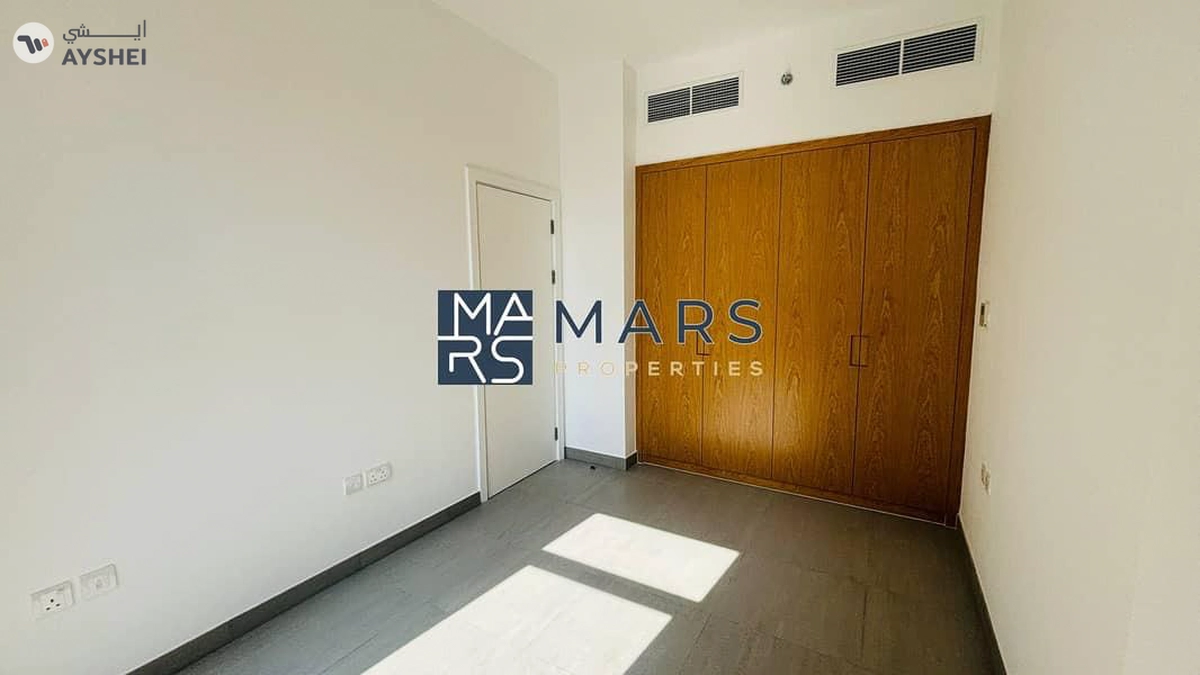 Stunning 1BHK with Relaxing Poolside Views-12-12