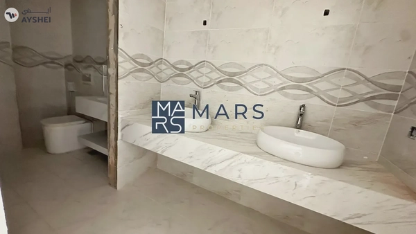Luxurious 5 bedrooms villa with driver room available for rent in Hoshi Sharjah 