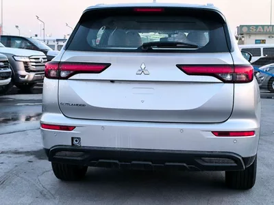 Mitsubishi Outlander GLX MIDLINE OUTLANDER 5P-M-LINE 2.5L SUV FWD 5Doors-5