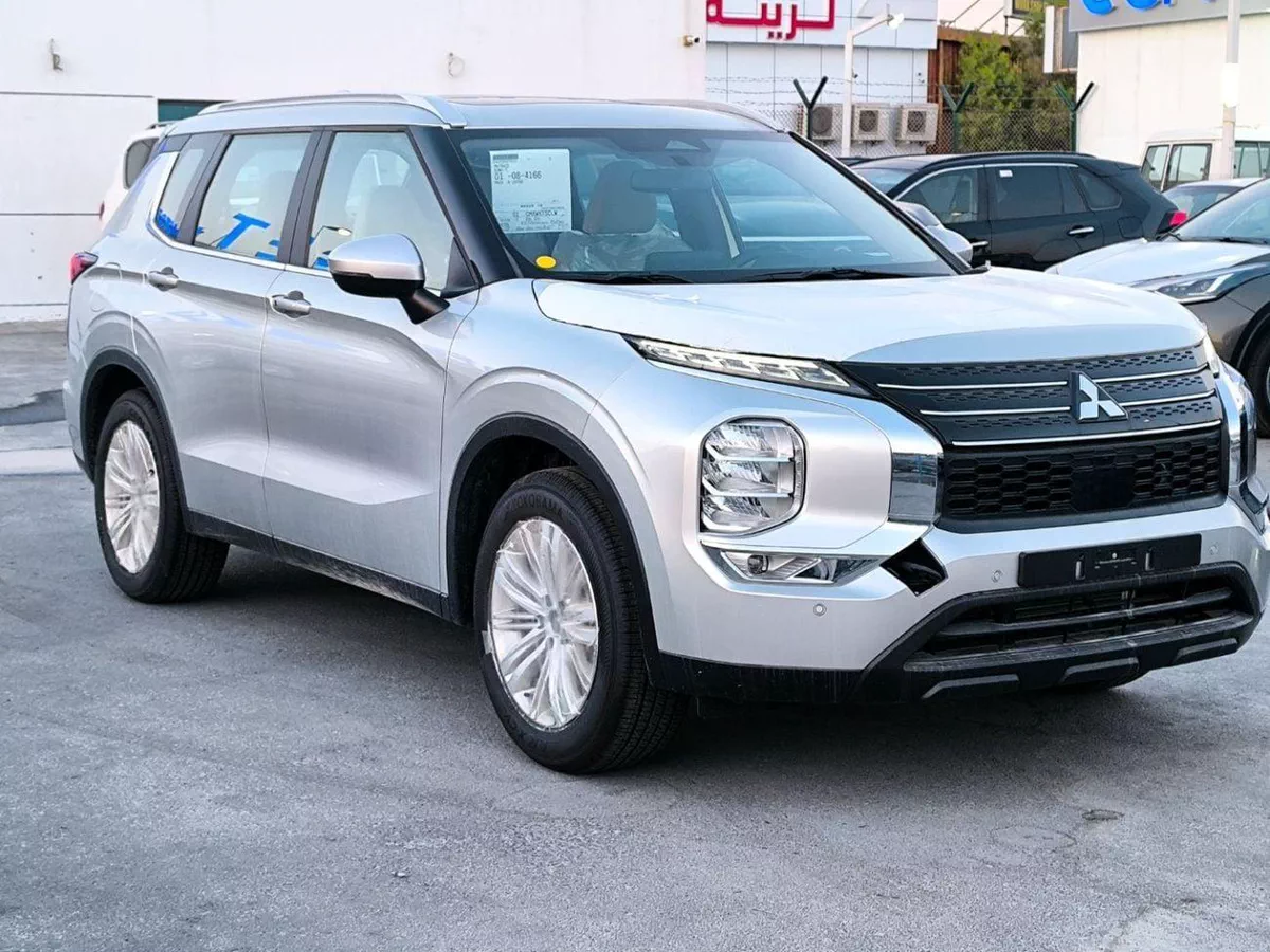 Mitsubishi Outlander GLX MIDLINE OUTLANDER 5P-M-LINE 2.5L SUV FWD 5Doors-2-0