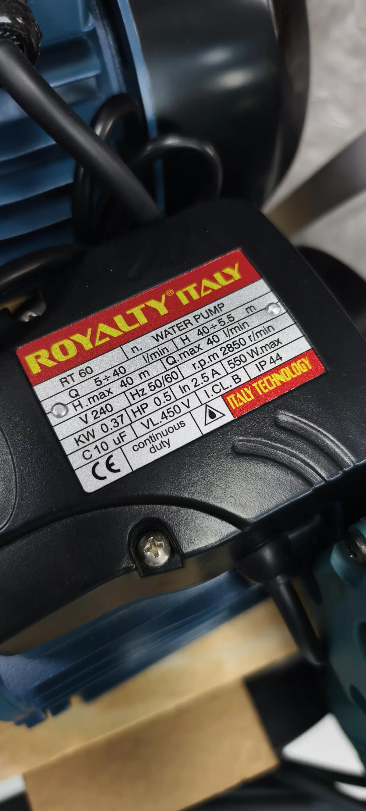 ROYALTITALYRT MHF/6B3n.WATER PUMPQ 200÷1100/min H14.5÷5 mH.max 14.7 m Q.max 1200 /minV 240Hz50/60 r.p.m 2850 r/minKW 2.2 HP 3 | In 13A |2800 W.maxC70 uF VL.450V 1.CL.B|IP 44(EcontinuousA0070N/EI AVIduty-1-1