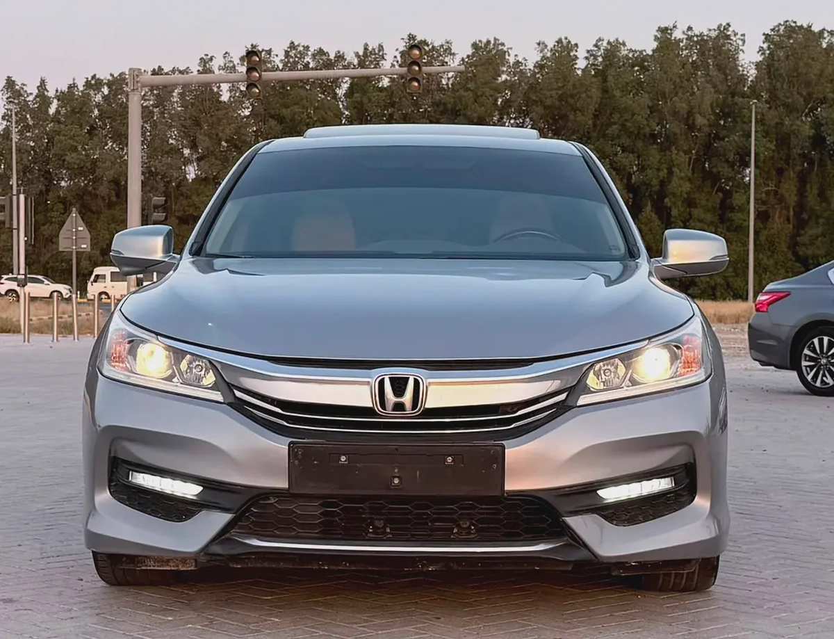 Honda Accord i-VTEC 2017 GCC Specs - Excellent Condition