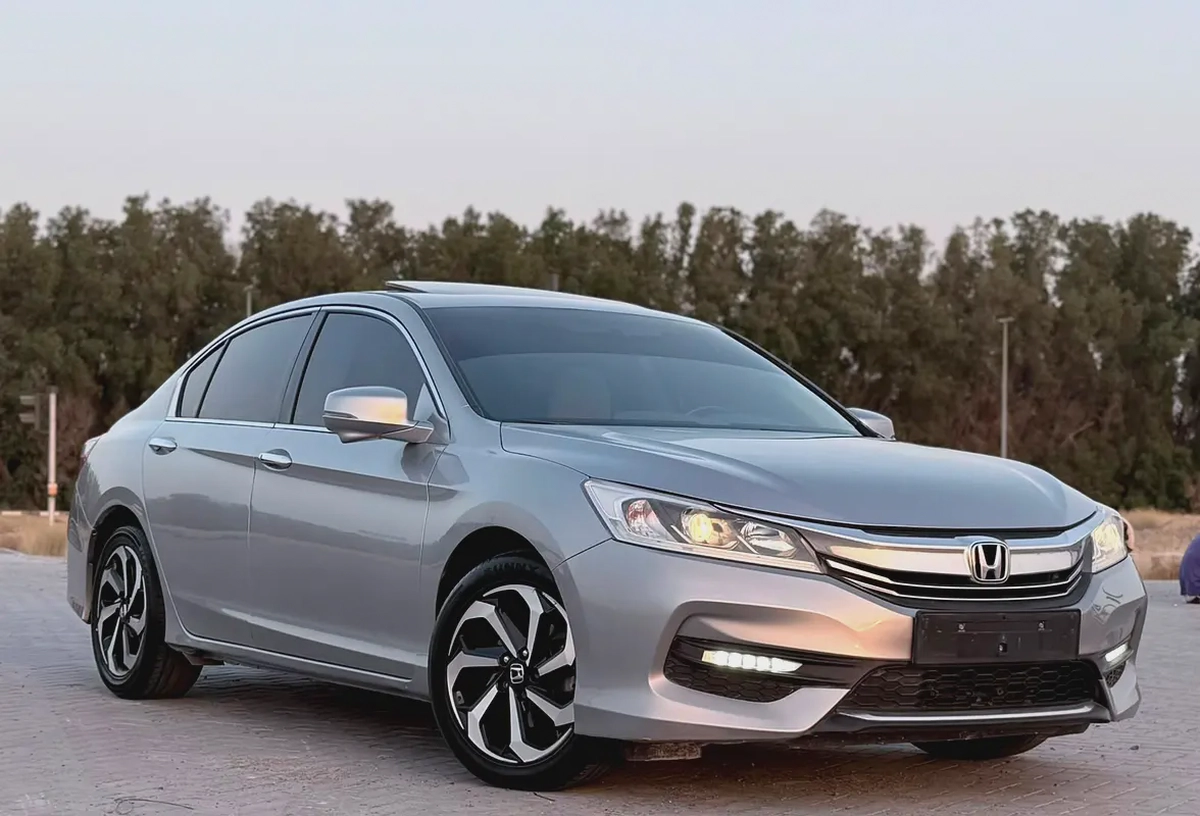 Honda Accord i-VTEC 2017 GCC Specs - Excellent Condition