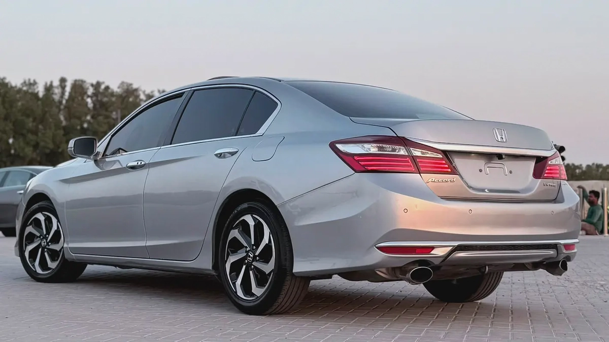 Honda Accord i-VTEC 2017 GCC Specs - Excellent Condition
