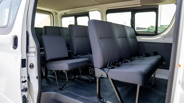 Toyota Hiace  2.5L STANDER SETER DIESEL 2025
