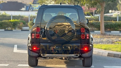 Land Rover Defender P400 110 HSE 3.0L (5 Seater)-6